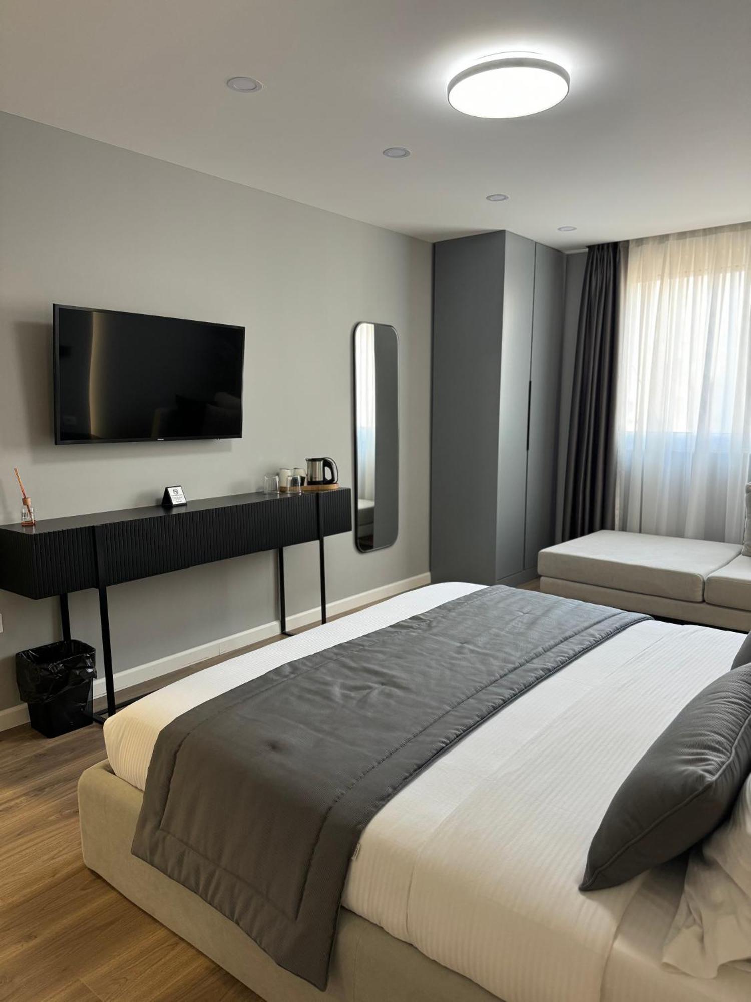 L'Hotel Тирана Экстерьер фото